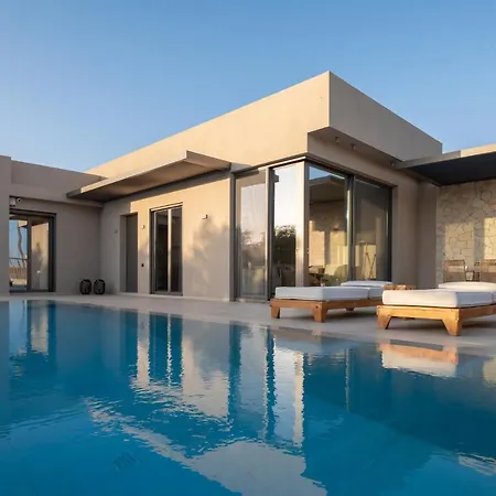 Villa Athina Luxury Villa, With Pool & Walk To The Beach, By Thinkvilla La Canée