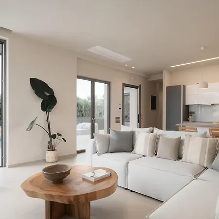 Athina Luxury Villa, With Pool & Walk To The Beach, By Thinkvilla * Chania (Crete)