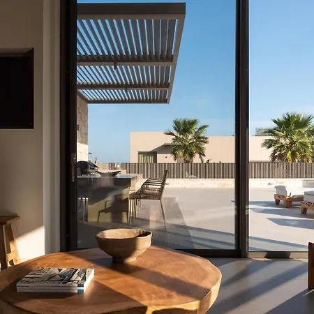 Вилла Athina Luxury Villa, With Pool & Walk To The Beach, By Thinkvilla *