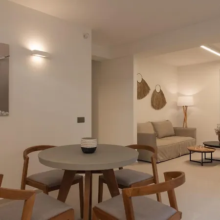 Βίλα Athina Luxury Villa, With Pool & Walk To The Beach, By Thinkvilla